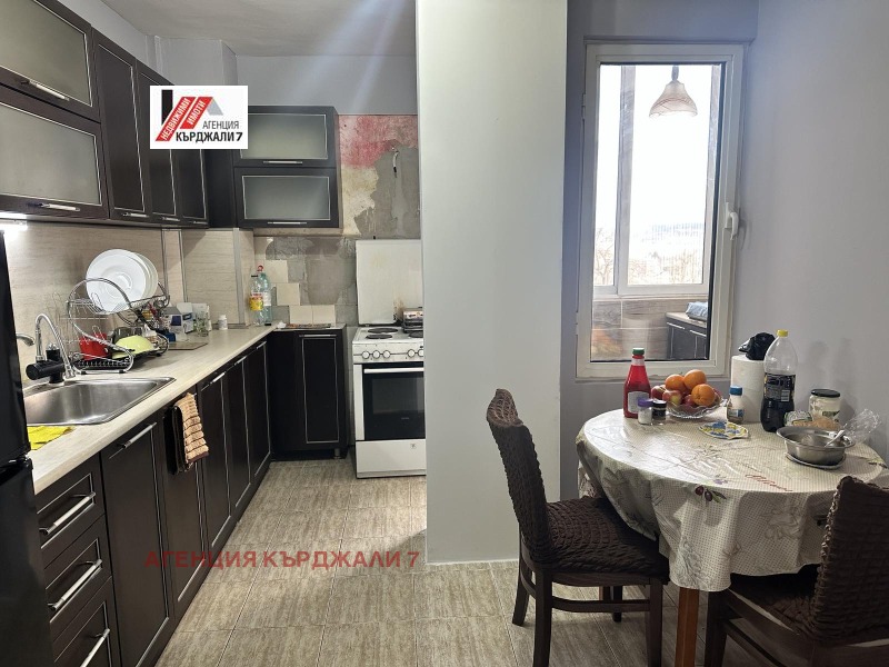 Продава 4-СТАЕН, гр. Кърджали, Възрожденци