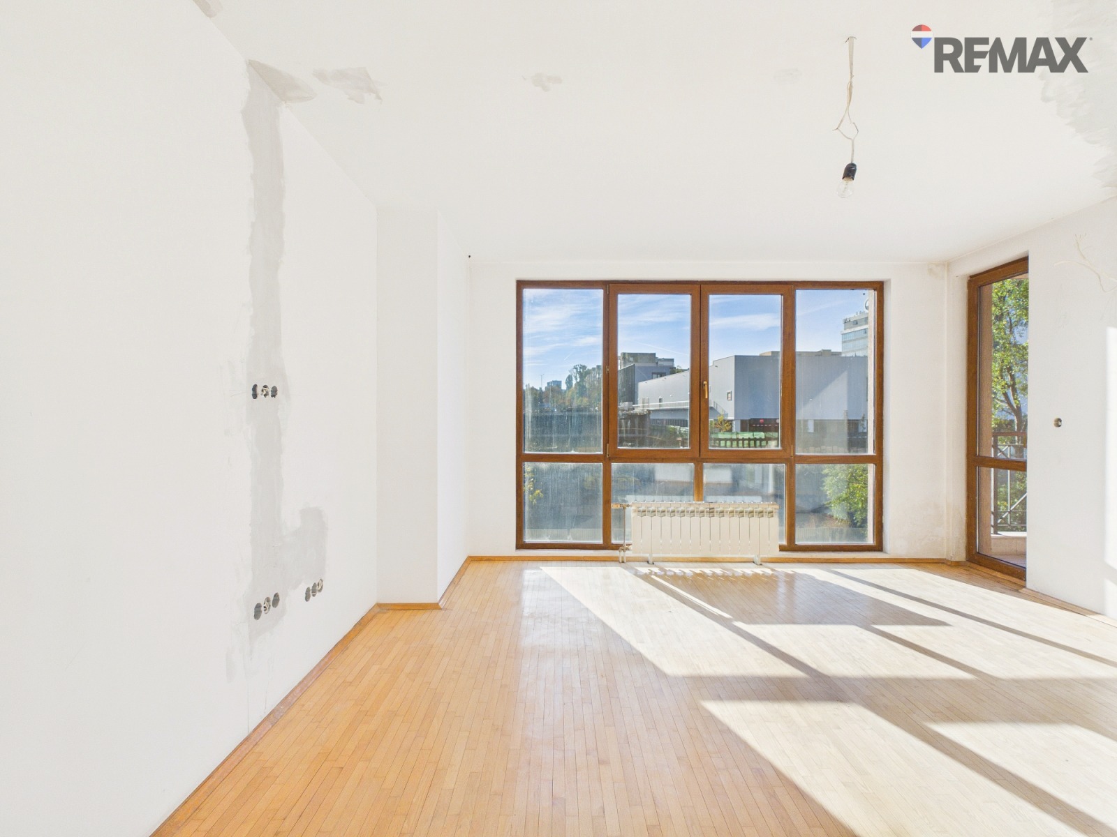 Продава 4-СТАЕН, гр. София, Изток, снимка 2 - Апартаменти - 56654932
