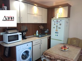 1 dormitorio Everest, Shumen 7