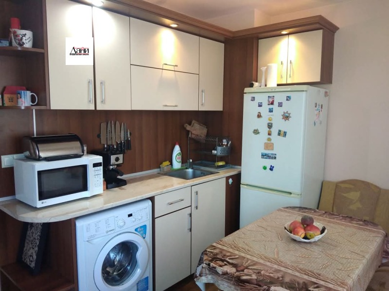 Продава 2-СТАЕН, гр. Шумен, Еверест, снимка 6 - Aпартаменти - 49096798