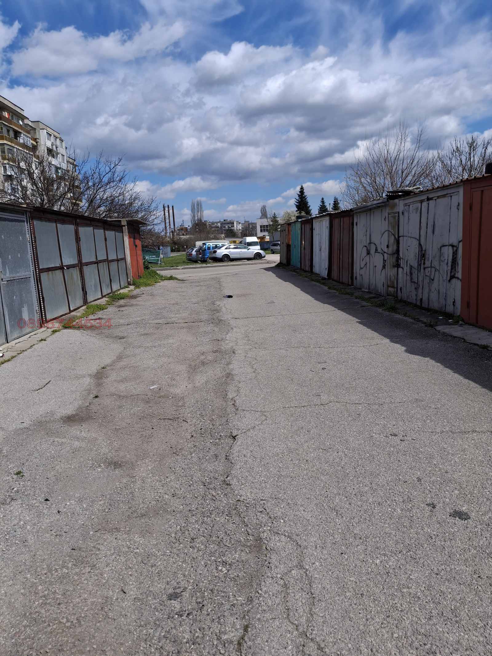 Продава ГАРАЖ, ПАРКОМЯСТО, гр. Търговище, Запад 2, снимка 3 - Гаражи и паркоместа - 54129199