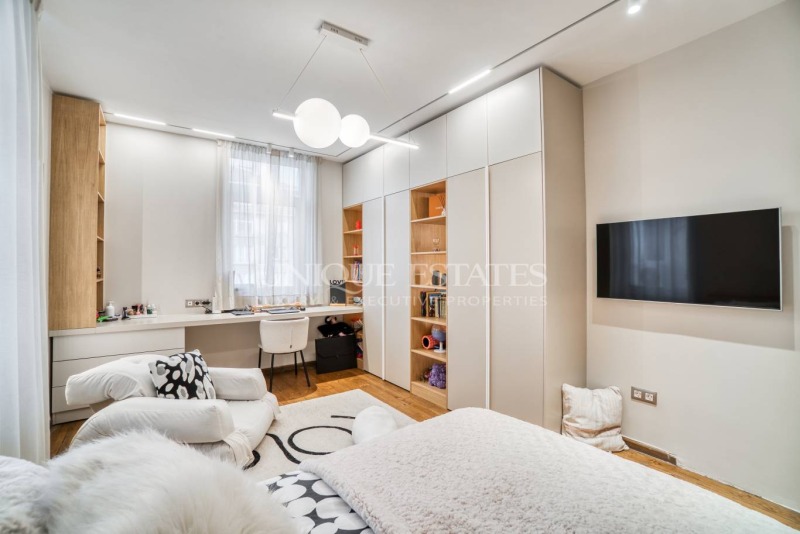 De vânzare  3 dormitoare Sofia , Țentâr , 180 mp | 28115545 - imagine [7]