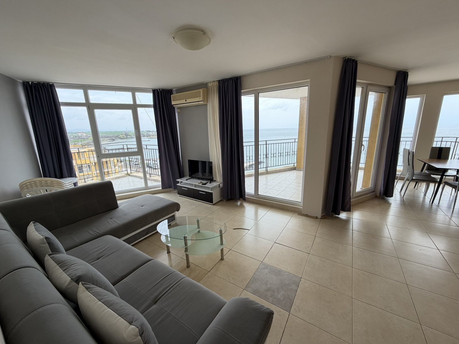 Продава 3-СТАЕН, гр. Ахелой, област Бургас, снимка 2 - Апартаменти - 54039729