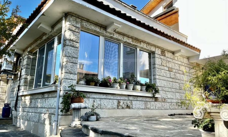 Продава КЪЩА, гр. Бургас, Ветрен, снимка 1 - Къщи - 48009652