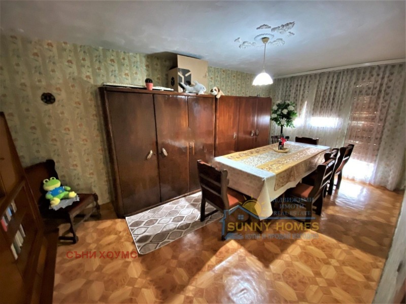 Продава КЪЩА, гр. Стражица, област Велико Търново, снимка 3 - Къщи - 48404848