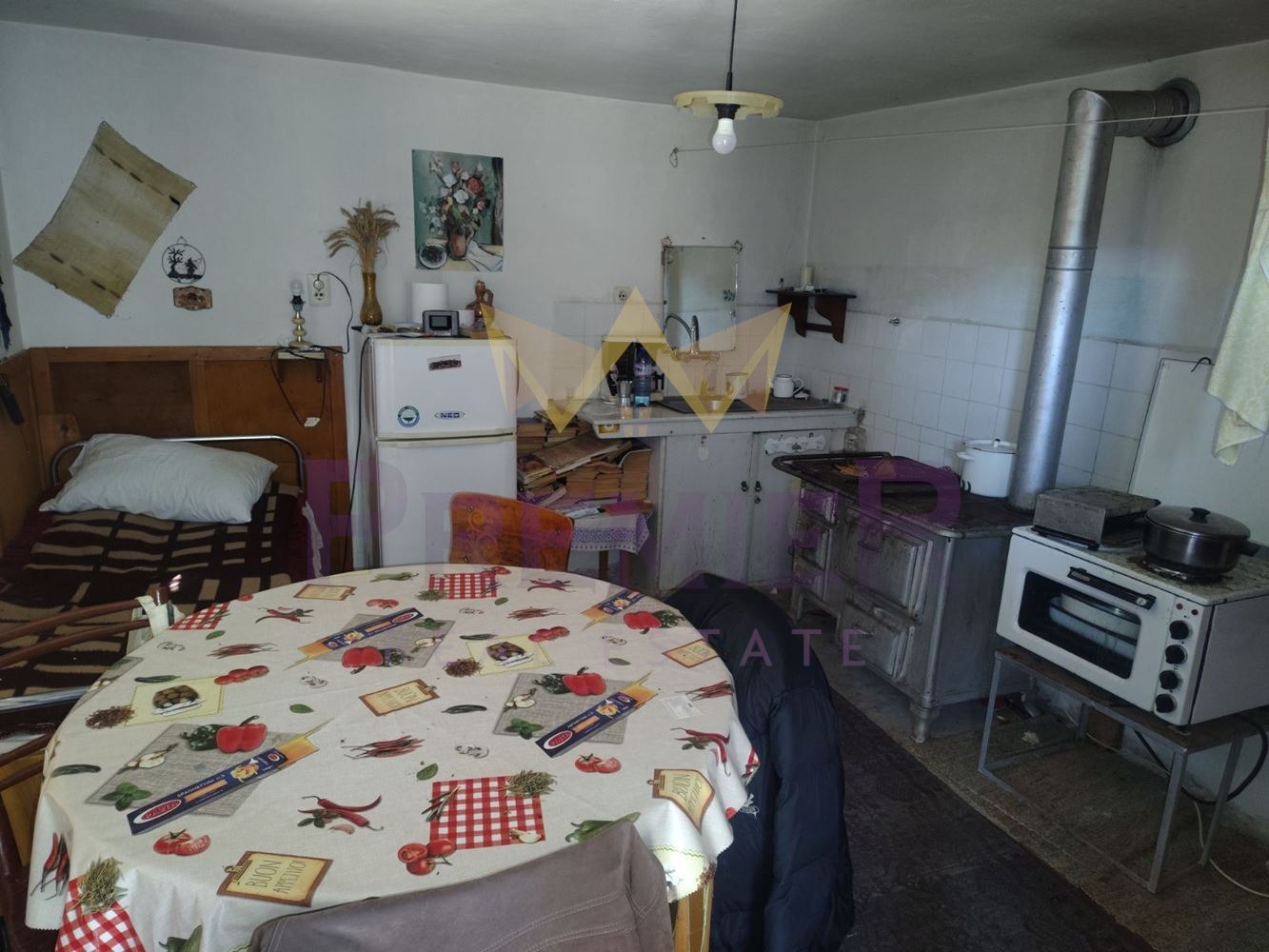 Продава КЪЩА, с. Лешниковци, област Перник, снимка 2 - Къщи - 55009173