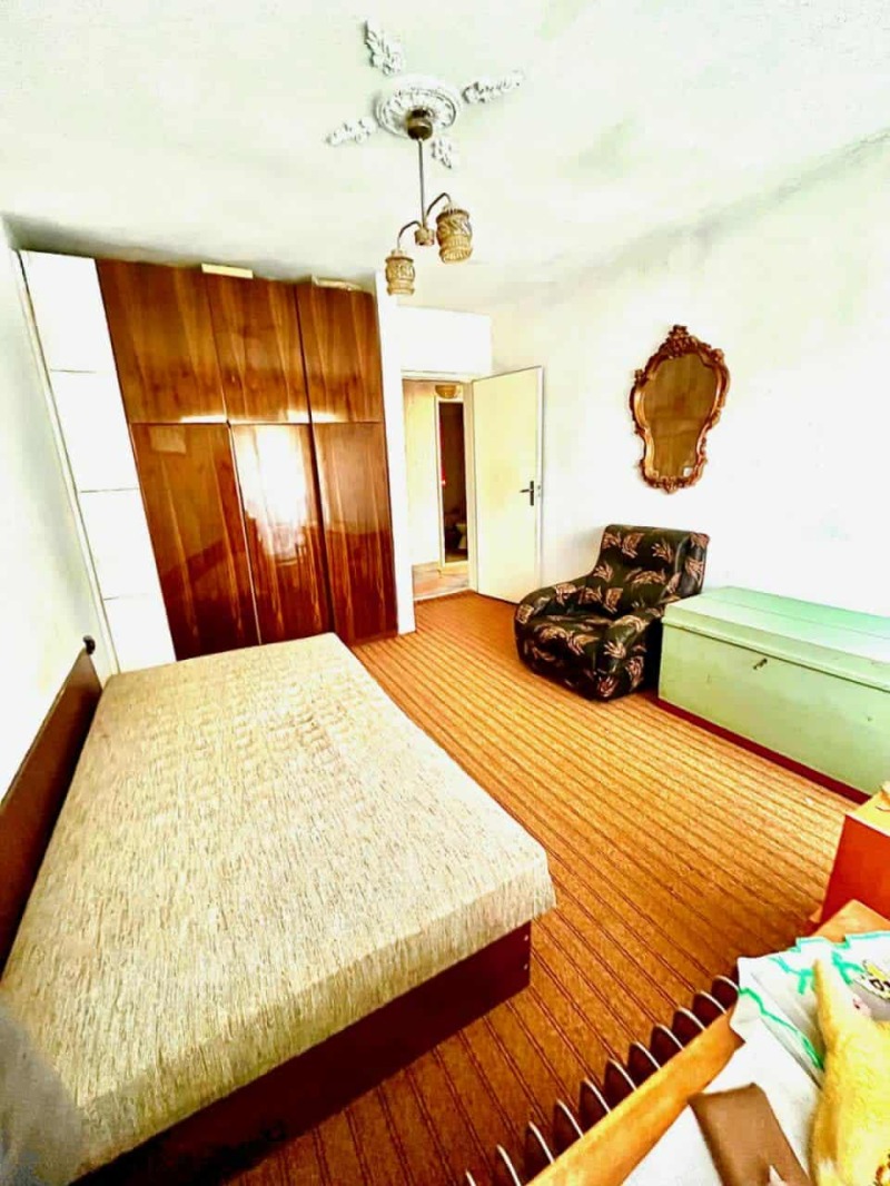 Продава  2-стаен град Плевен , Сторгозия , 63 кв.м | 36611023 - изображение [3]