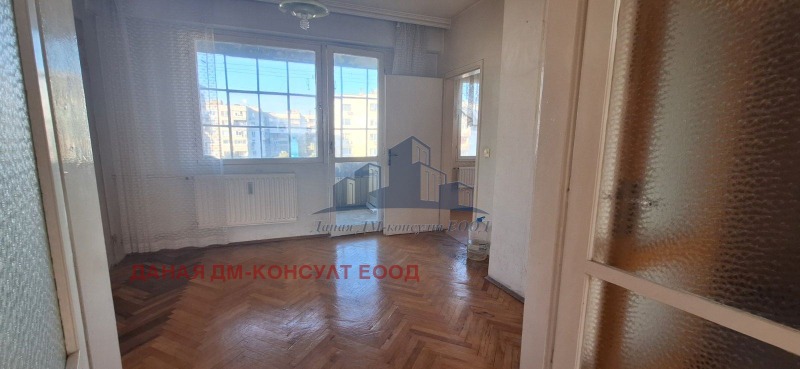 Продава МНОГОСТАЕН, гр. Шумен, Добруджански, снимка 2 - Aпартаменти - 47515029