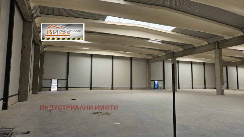 Продава  Склад град Пловдив , Карловско шосе , 3100 кв.м | 40409623 - изображение [2]