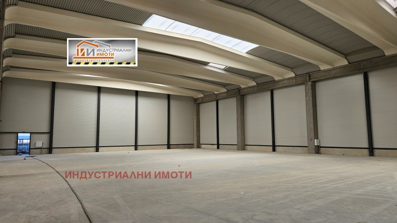 Продава  Склад град Пловдив , Карловско шосе , 3100 кв.м | 40409623 - изображение [6]