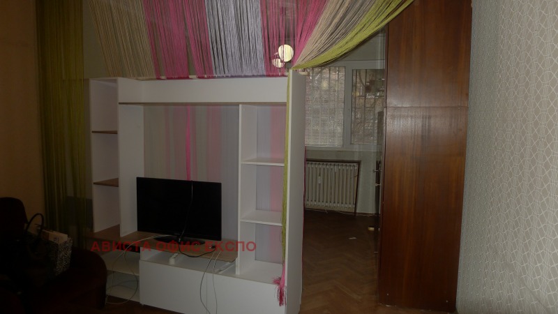 À vendre  1 chambre Sofia , Borovo , 70 m² | 11388611