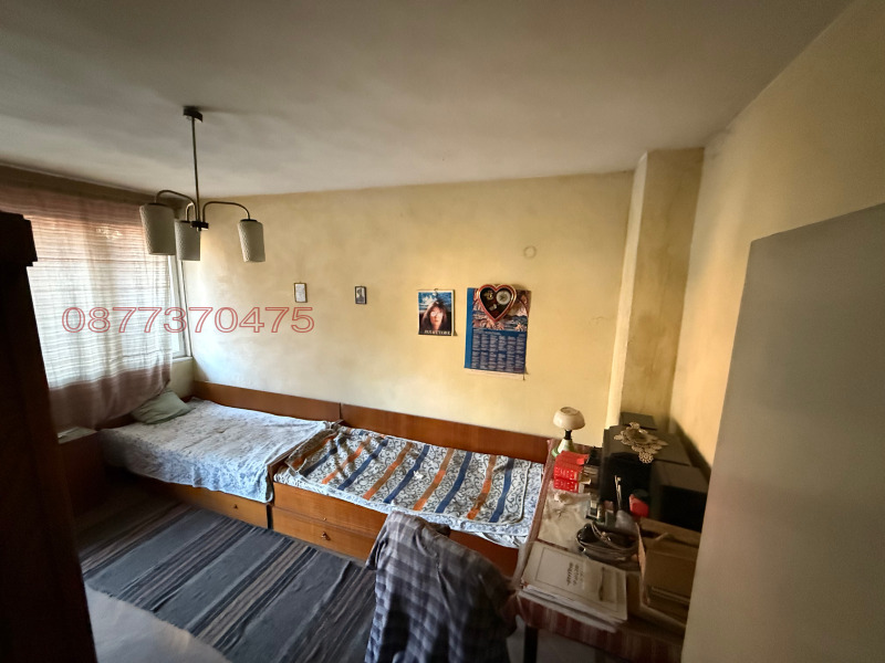 Продается  1 спальня Кюстендил , Център , 70 кв.м | 76556597 - изображение [2]