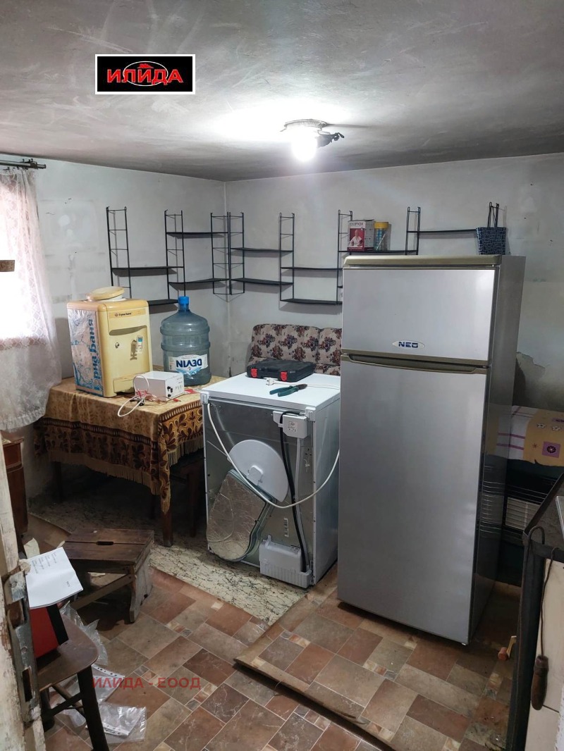 Продава КЪЩА, гр. Мартен, област Русе, снимка 13 - Къщи - 47400845