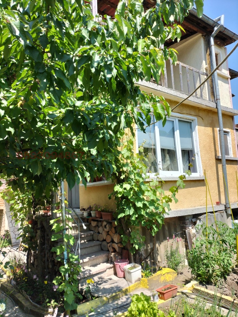 Продава КЪЩА, гр. Панагюрище, област Пазарджик