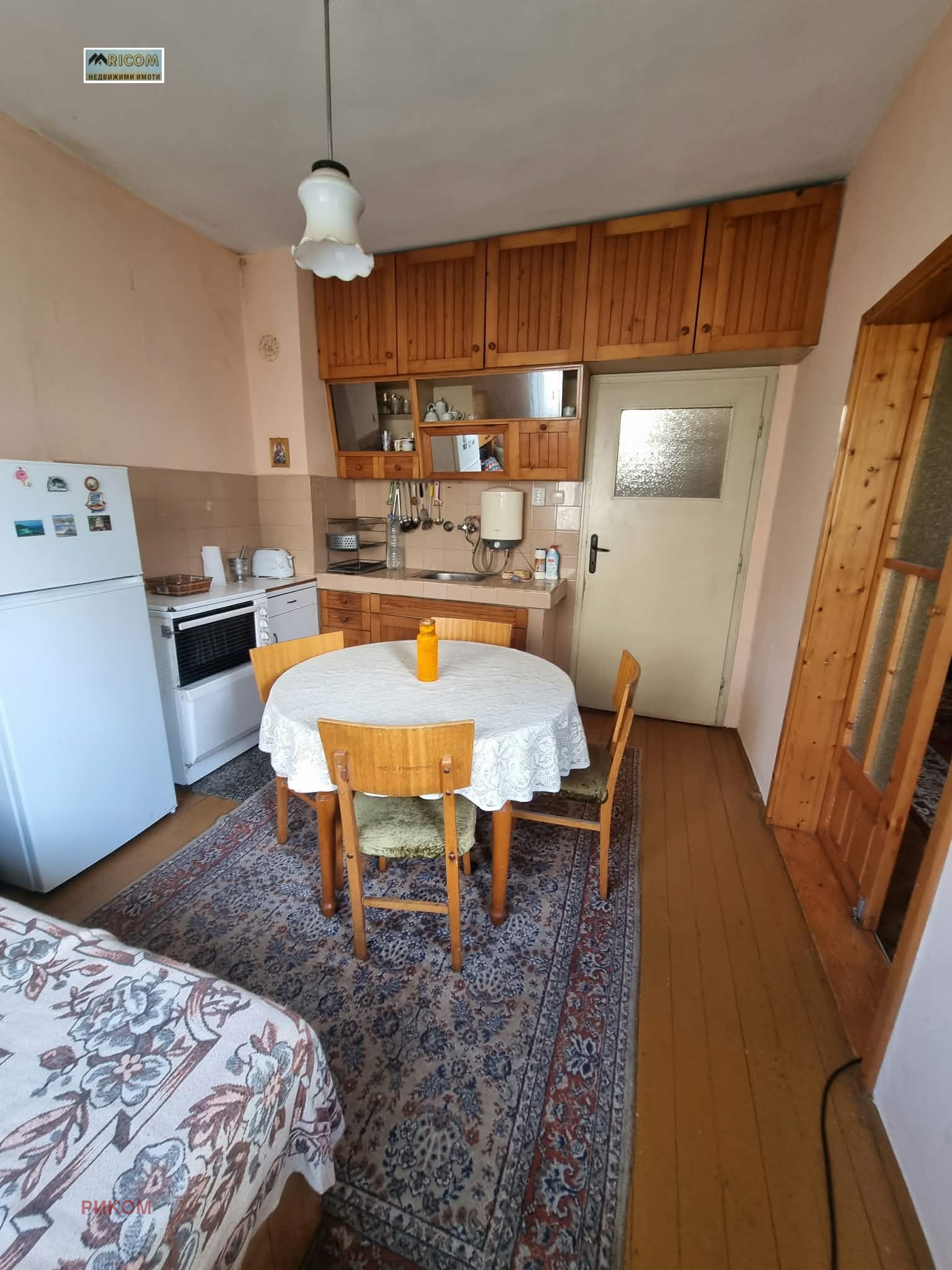 Продава ЕТАЖ ОТ КЪЩА, гр. Плевен, Идеален център, снимка 6 - Етаж от къща - 56271007