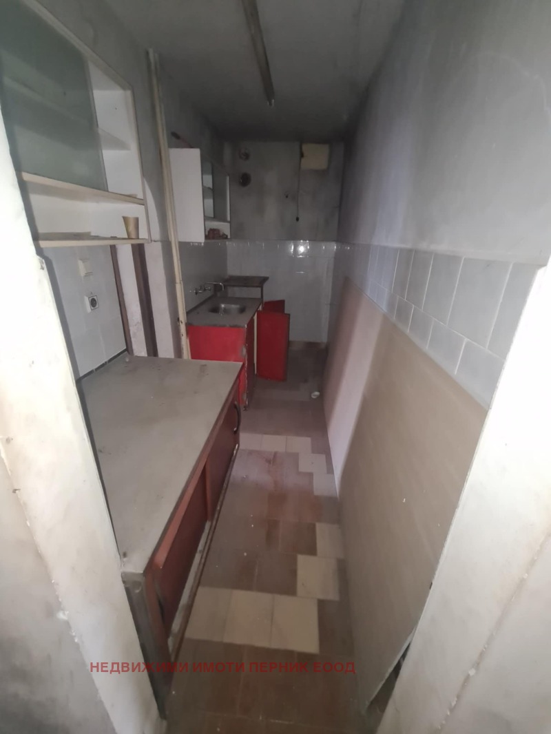 Продава 3-СТАЕН, гр. Перник, Изток, снимка 8 - Апартаменти - 52396402