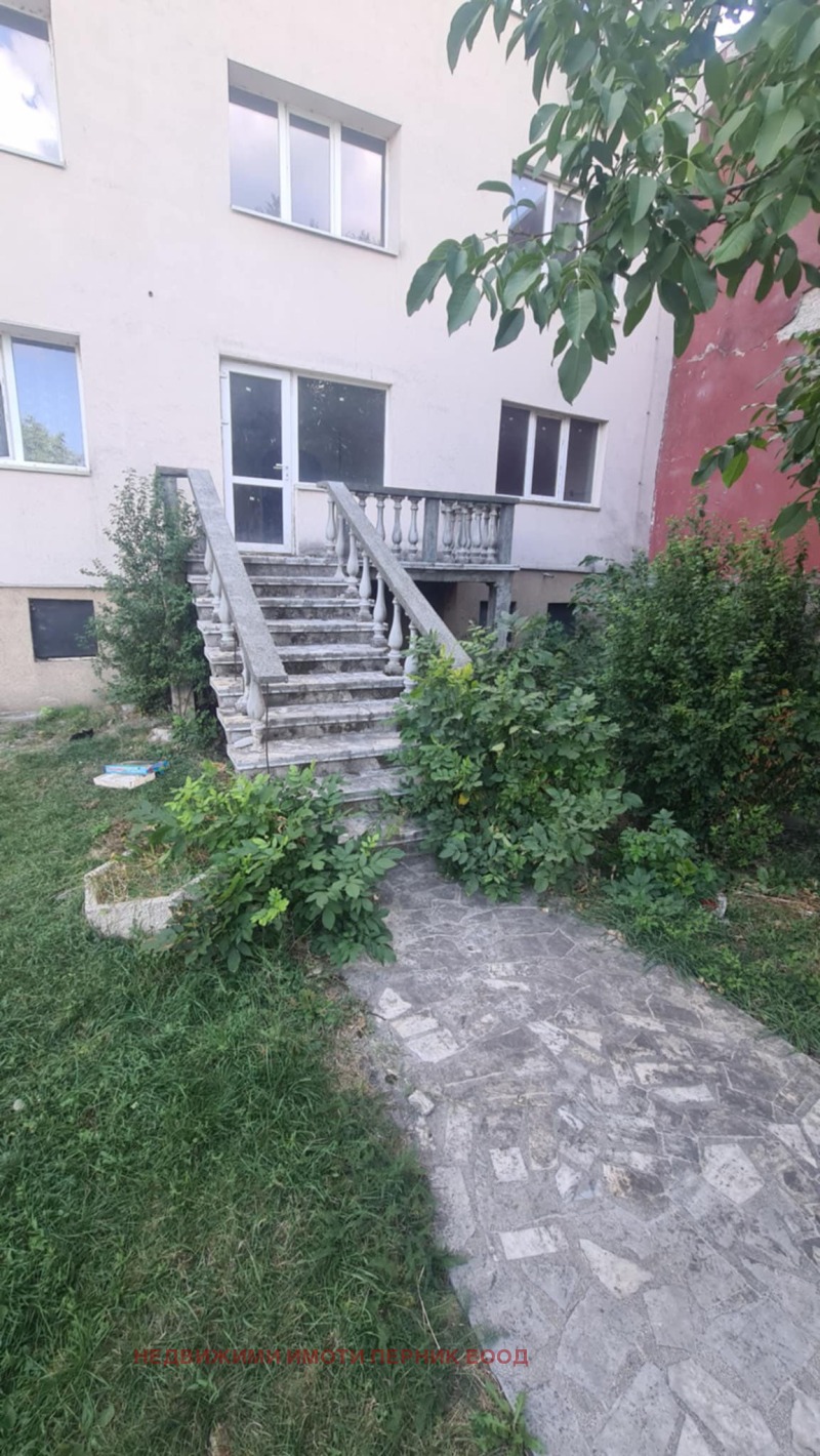 Продава 3-СТАЕН, гр. Перник, Изток, снимка 9 - Апартаменти - 52396402