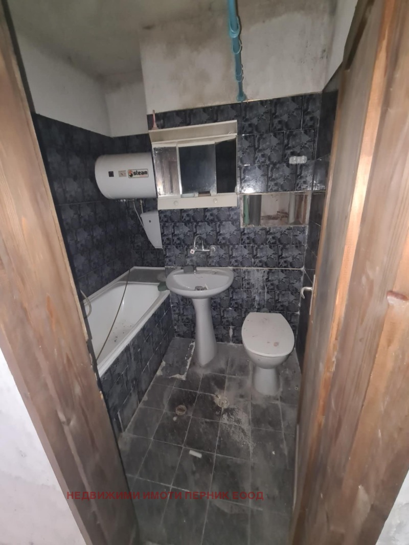 Продава 3-СТАЕН, гр. Перник, Изток, снимка 6 - Апартаменти - 52396402