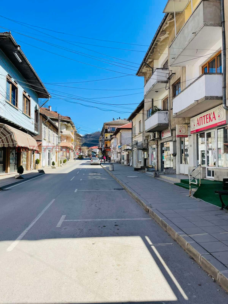 Продава ЕТАЖ ОТ КЪЩА, гр. Тетевен, област Ловеч, снимка 2 - Етаж от къща - 52786069