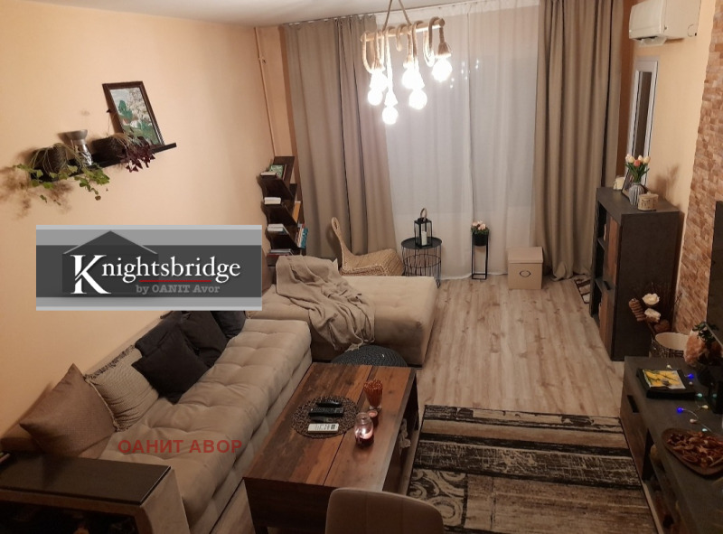 Eladó  3 hálószobás Sofia , Ljulin 9 , 103 négyzetméter | 27434311