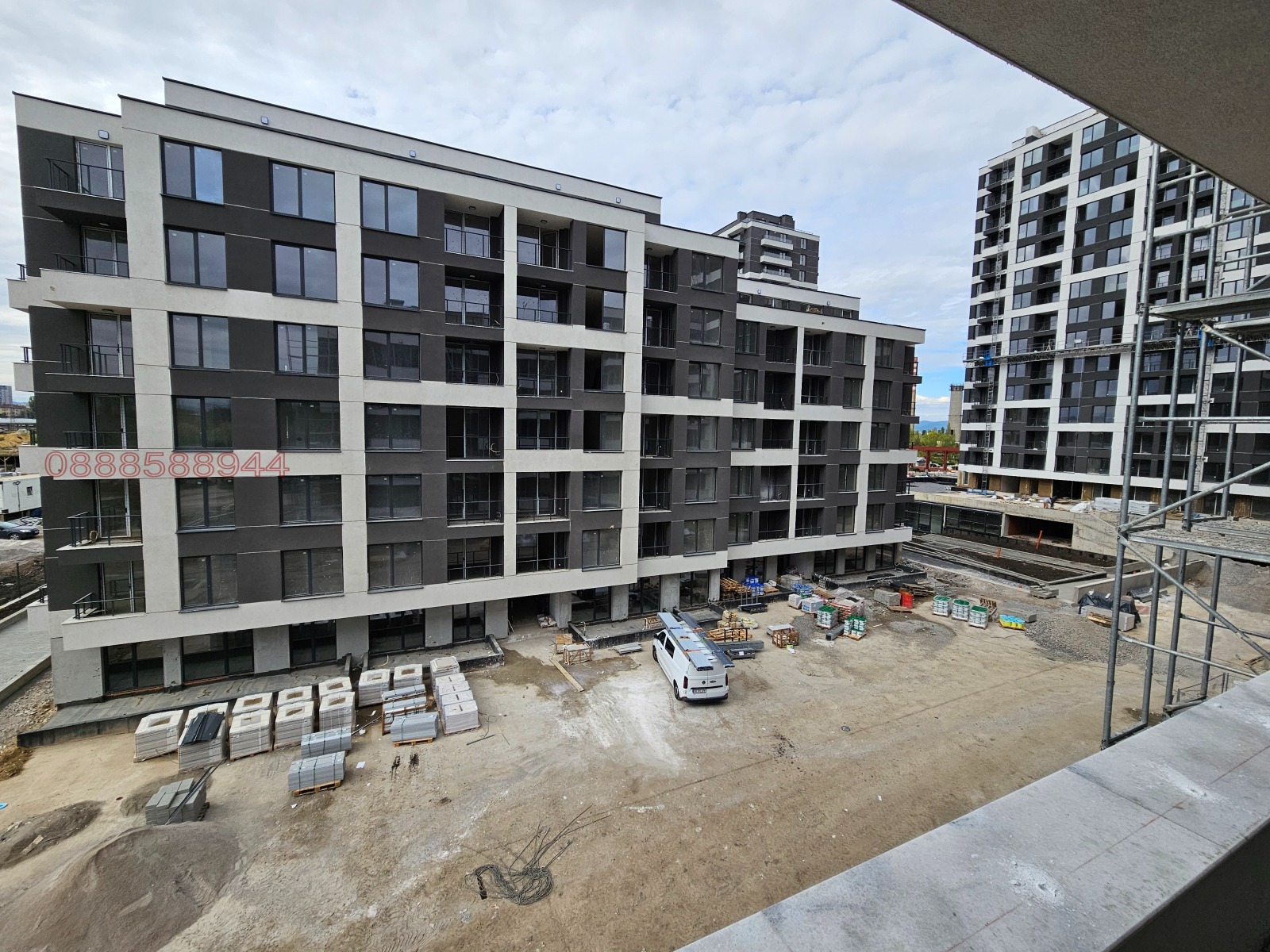 Продава 3-СТАЕН, гр. София, Банишора, снимка 2 - Апартаменти - 53942779