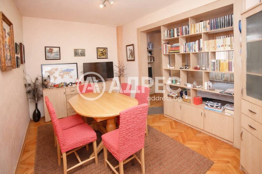 Продава 3-СТАЕН, гр. София, Център, снимка 2 - Апартаменти - 53810201