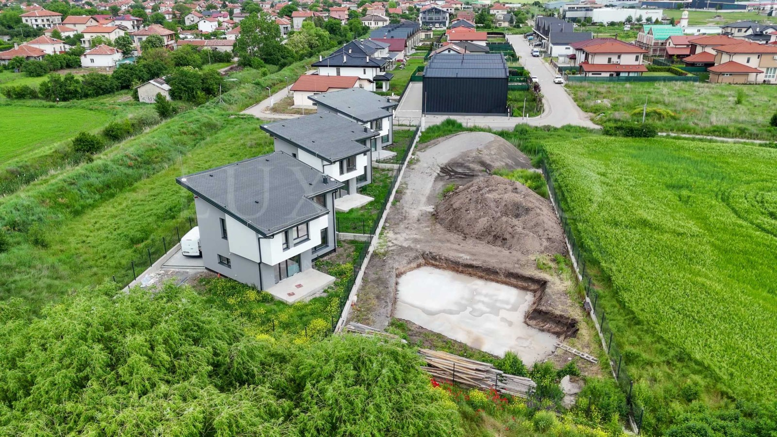 Продава КЪЩА, с. Равно поле, област София област, снимка 3 - Къщи - 54725651