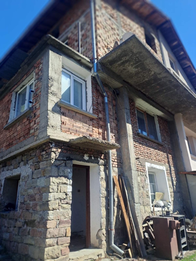 Продава КЪЩА в област София, гр. Своге - 110 кв.м / 71 580.86 € » 140 000 лв., ИЗИС