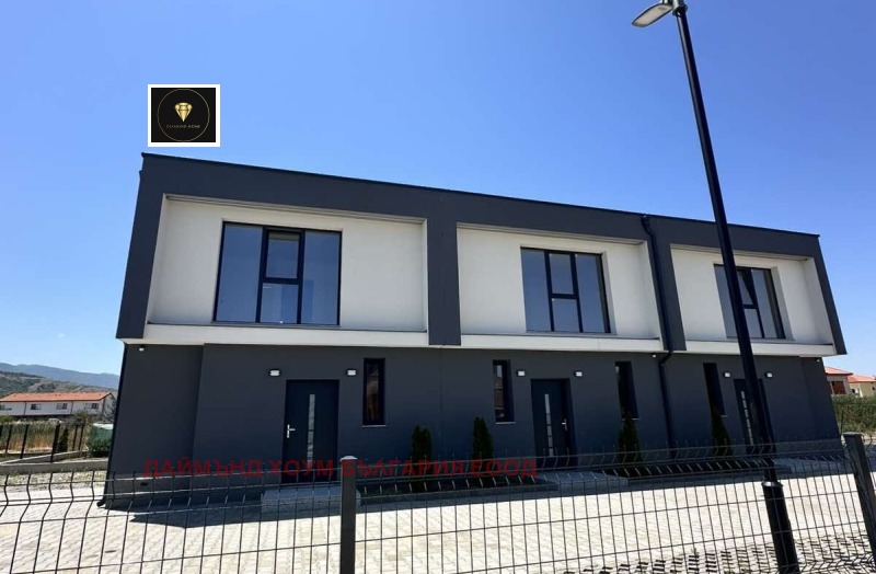 Продава КЪЩА в област Пловдив, с. Първенец - 148 кв.м / 190 000 € » 371 607.70 лв., ДАЙМЪНД ХОУМ БЪЛГАРИЯ ЕООД