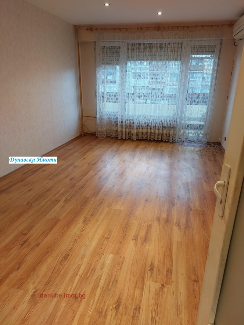 En venta  1 dormitorio Ruse , Zdravets Sever 2 , 80 metros cuadrados | 98793264