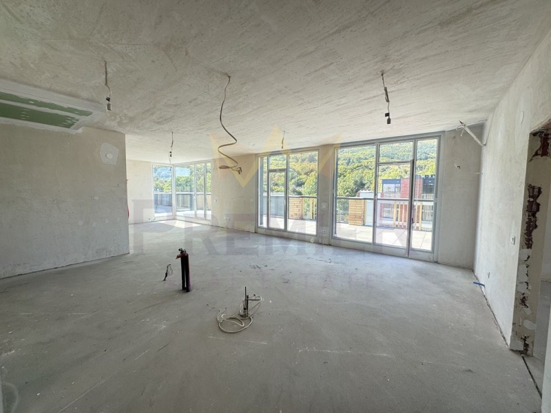 Продава МНОГОСТАЕН, гр. София, Бояна, снимка 2 - Апартаменти - 53451120