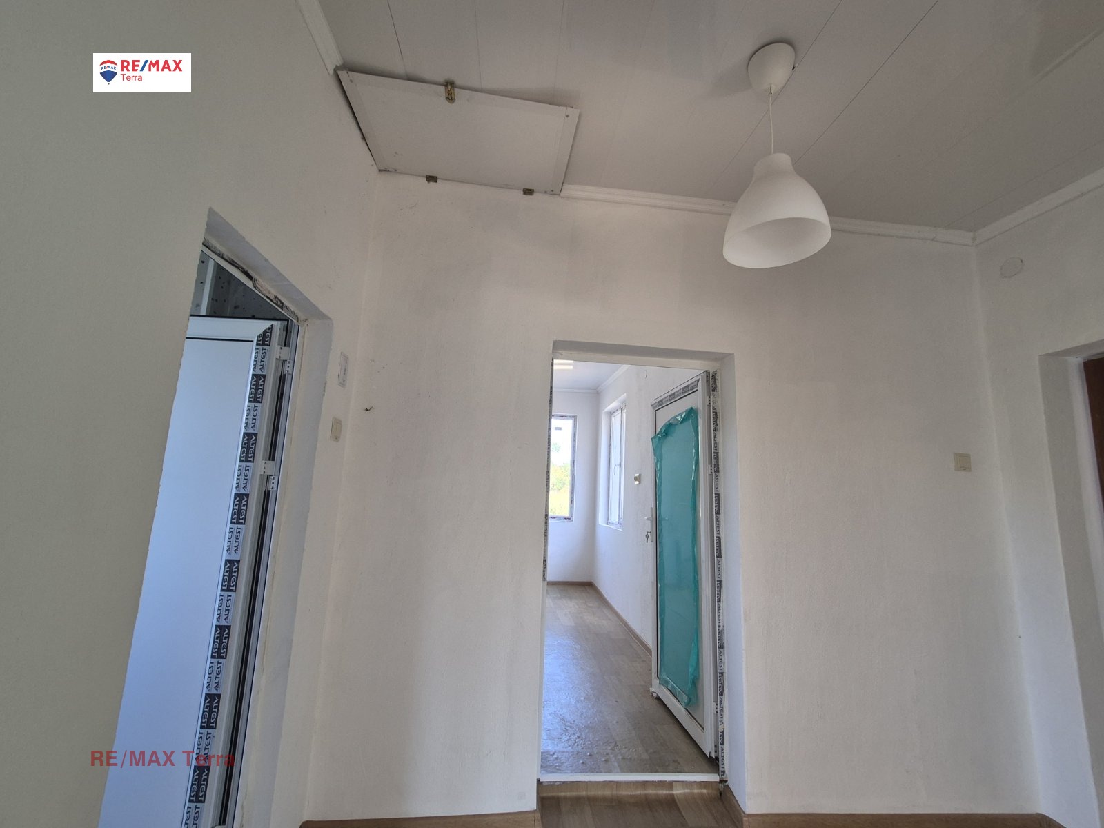 Продава КЪЩА, с. Софрониево, област Враца, снимка 9 - Къщи - 55555124
