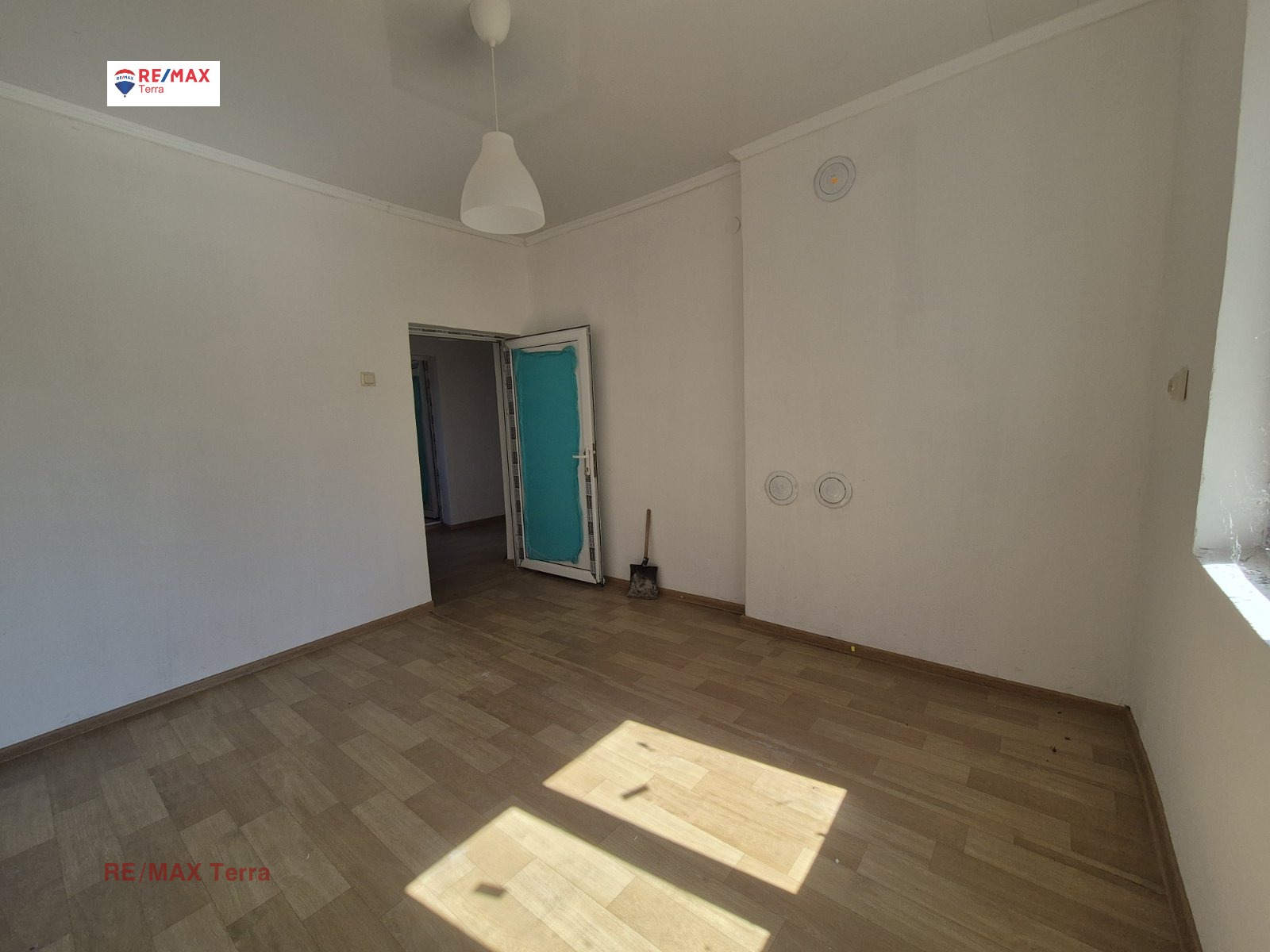 Продава КЪЩА, с. Софрониево, област Враца, снимка 7 - Къщи - 55555124