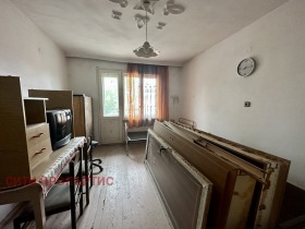 Piano della casa Shirok tsentar, Blagoevgrad 5