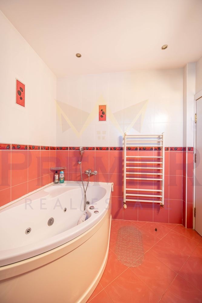 Продава КЪЩА, гр. Варна, Бриз, снимка 8 - Къщи - 52538780