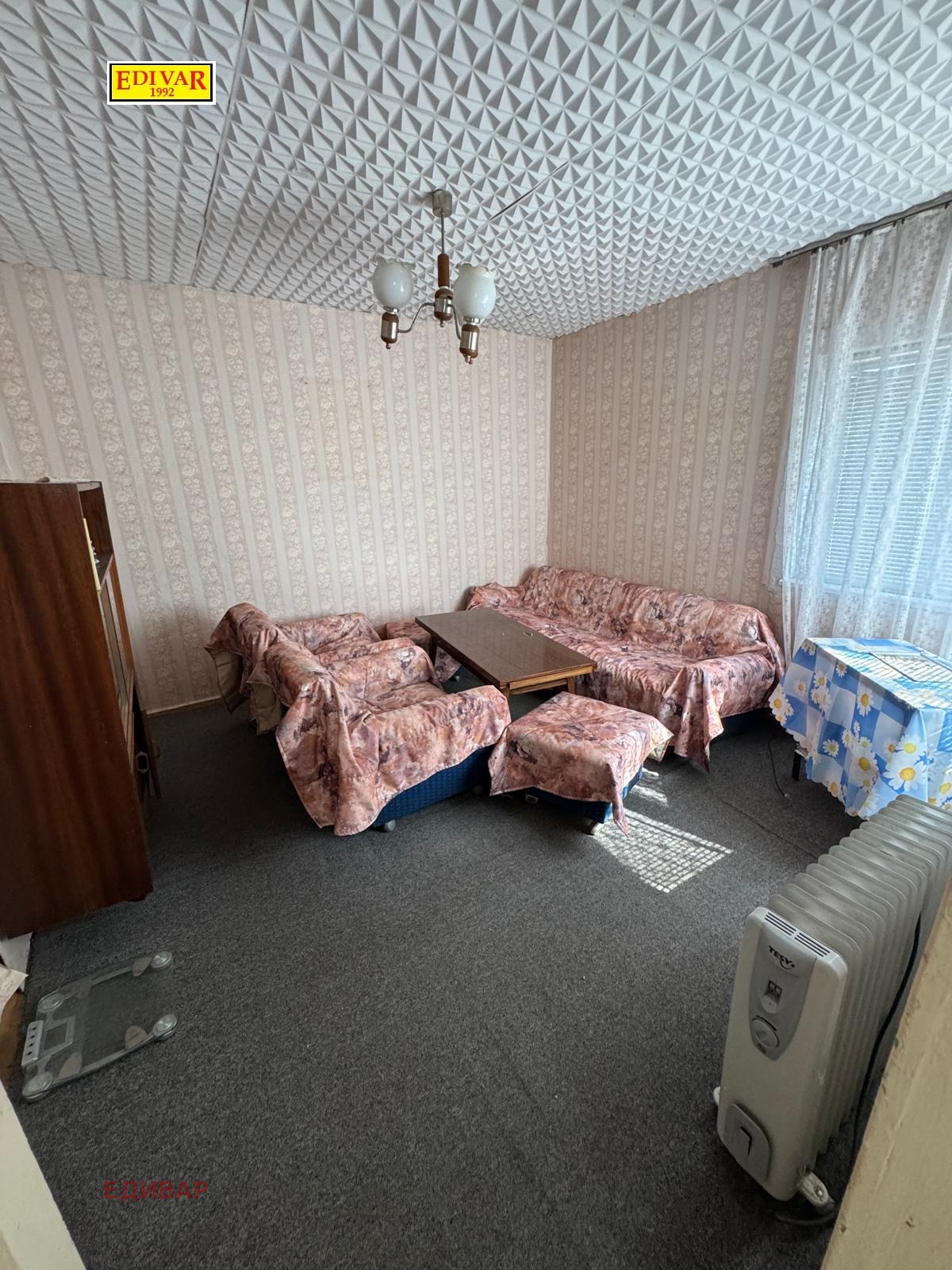 Продава КЪЩА, гр. Генерал Тошево, област Добрич, снимка 7 - Къщи - 56149493