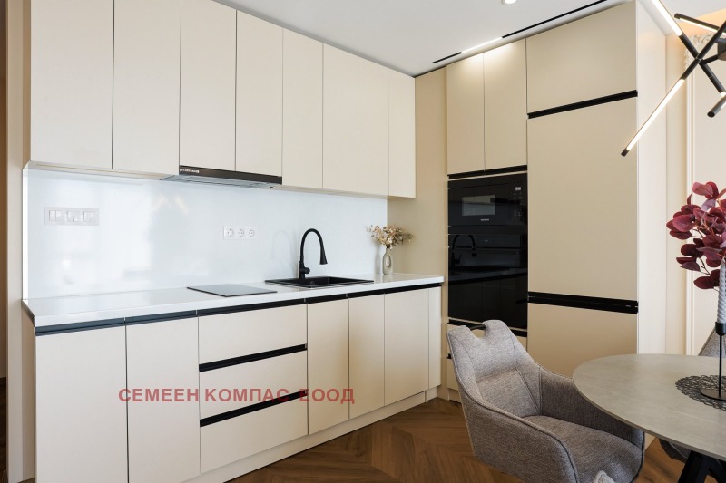 Продава 2-СТАЕН, гр. Пловдив, Остромила