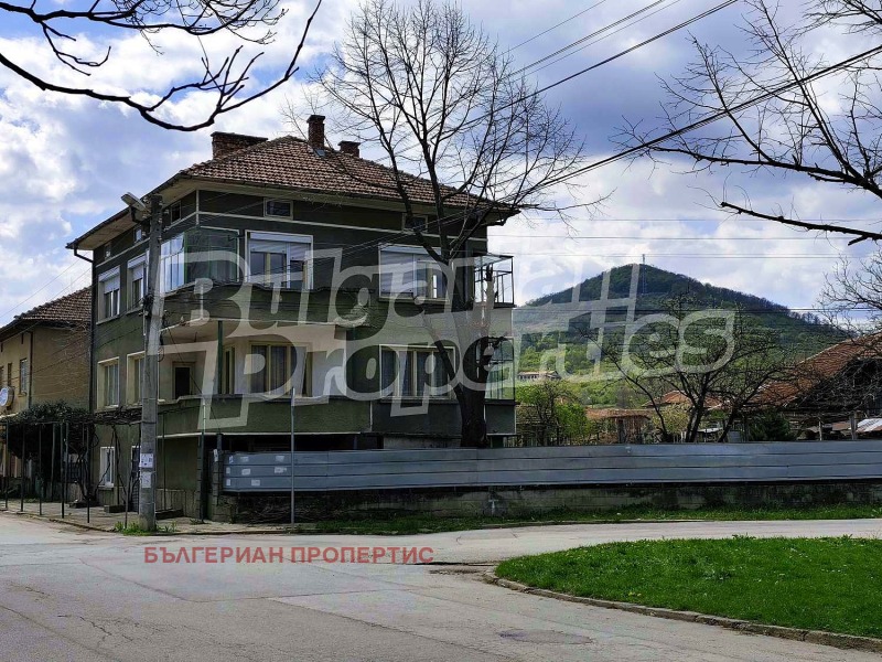 Продава КЪЩА в област Габрово, с. Петко Славейков - 315 кв.м / 111 000 € » 217 097.13 лв., БЪЛГЕРИАН ПРОПЕРТИС