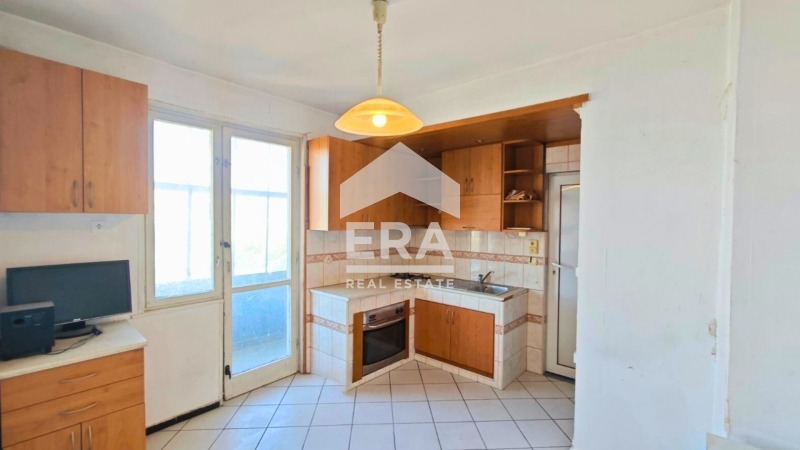 Продава 4-СТАЕН, гр. Търговище, Център, снимка 2 - Апартаменти - 55529277