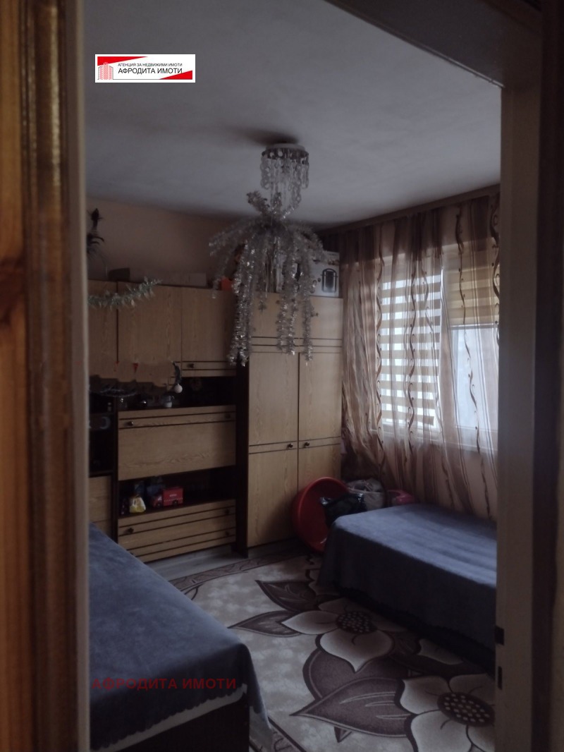 Продава 2-СТАЕН, гр. Казанлък, област Стара Загора, снимка 9 - Aпартаменти - 43926112