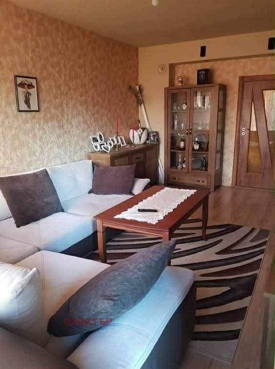 In vendita  2 camere da letto Pernik , Moshino , 88 mq | 23924023