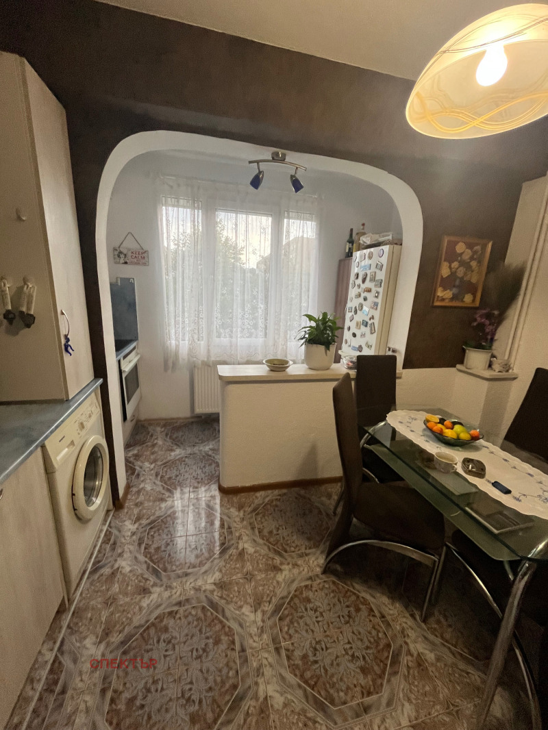 На продаж  2 спальні Перник , Изток , 88 кв.м | 23924023 - зображення [6]