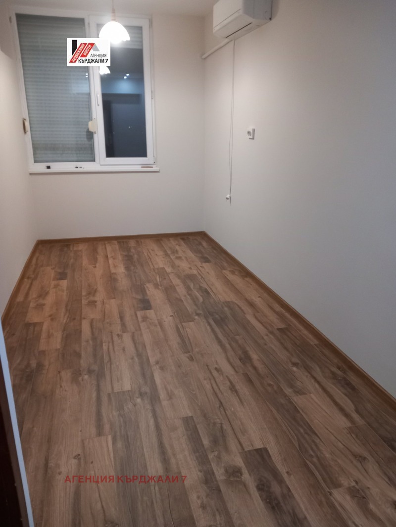Eladó  2 hálószobás Kardzsali , Centar , 70 négyzetméter | 44719232 - kép [8]