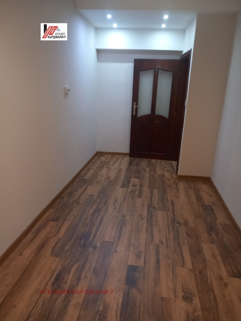 Eladó  2 hálószobás Kardzsali , Centar , 70 négyzetméter | 44719232 - kép [7]