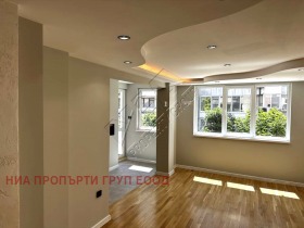 3-стаен град Бургас, Център