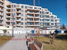 Продажба на четеристайни апартаменти в град Бургас — страница 2 - изображение 3 