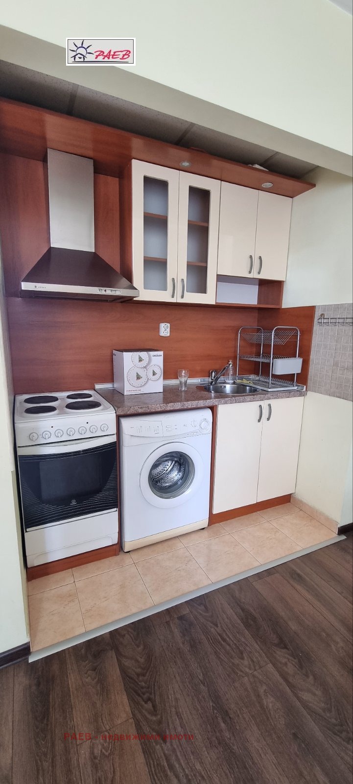 Продава  3-стаен град Русе , Център , 97 кв.м | 22079672