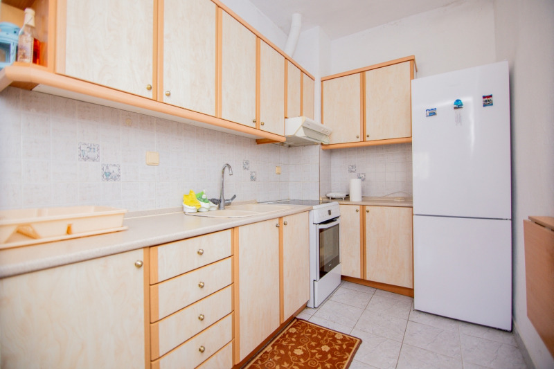 Продава КЪЩА, гр. Хасково, Център, снимка 6 - Къщи - 54260345