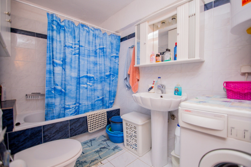 Продава КЪЩА, гр. Хасково, Център, снимка 14 - Къщи - 54260345