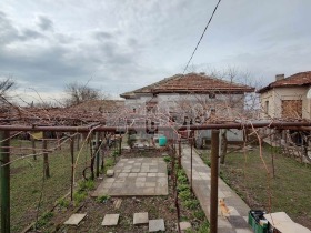 Продажба на имоти в с. Полковник Савово, област Добрич - изображение 1 